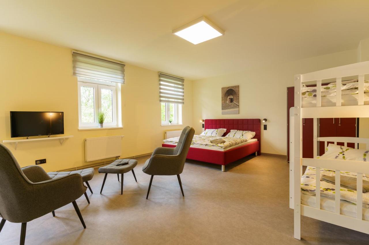 Hotel Und Hostel Gleisbett Annaberg-Buchholz Exteriör bild